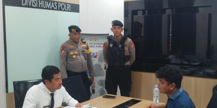 Viral Emak-Emak Bakar Gubuk Diduga Sarang Narkoba, Ariswan Minta Komisi Reformasi Polri Audit Kinerja Kapolres Langkat Beserta Jajaran