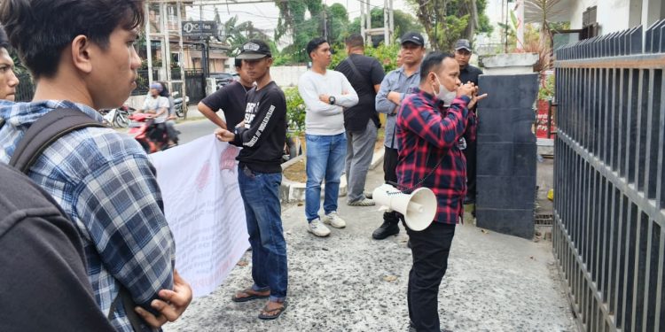 Demo di Dinas PUPR Sumut, KAMAK Mendesak Penyelidikan Mendalam Kasus Dugaan Korupsi di Dinas PUPR Sumut dan Balai Besar Jalan Nasional